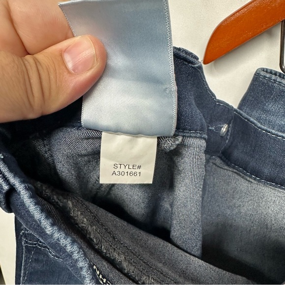 Laurie Felt Silky Seamless Stretch Leggings Jeans Small Dark Wash - Picture 8 of 11